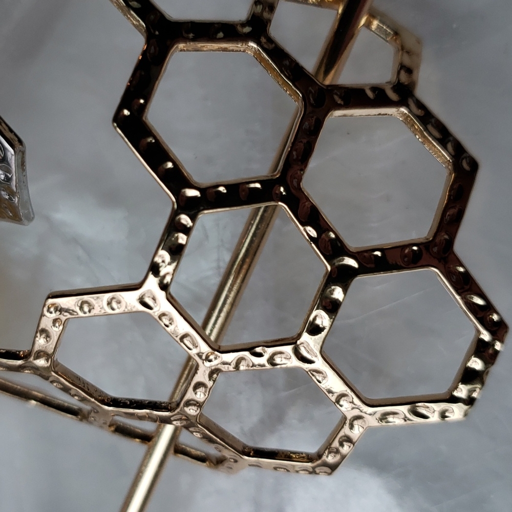 Honeycomb and bee hair clip and stick - Picture 13 of 13